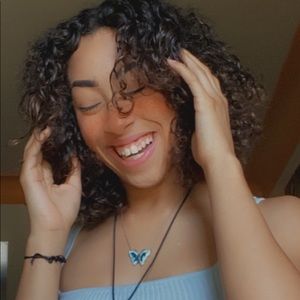 Meet your Posher, Mia